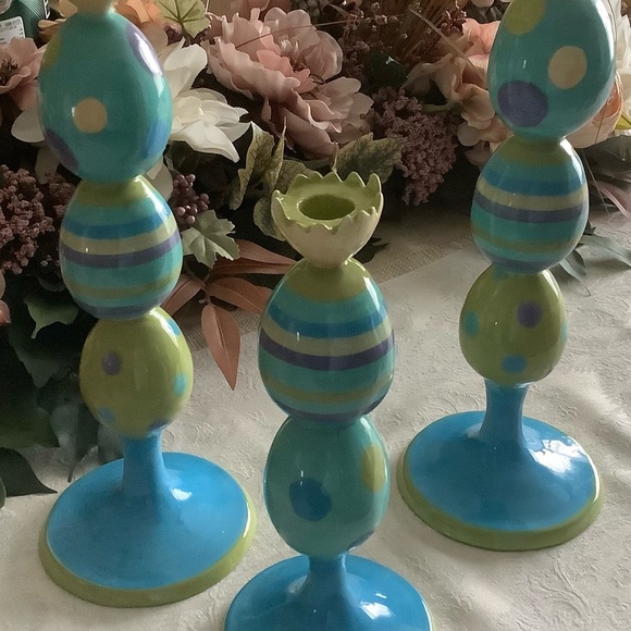 3 like new candlesticks - Picture 2 of 2